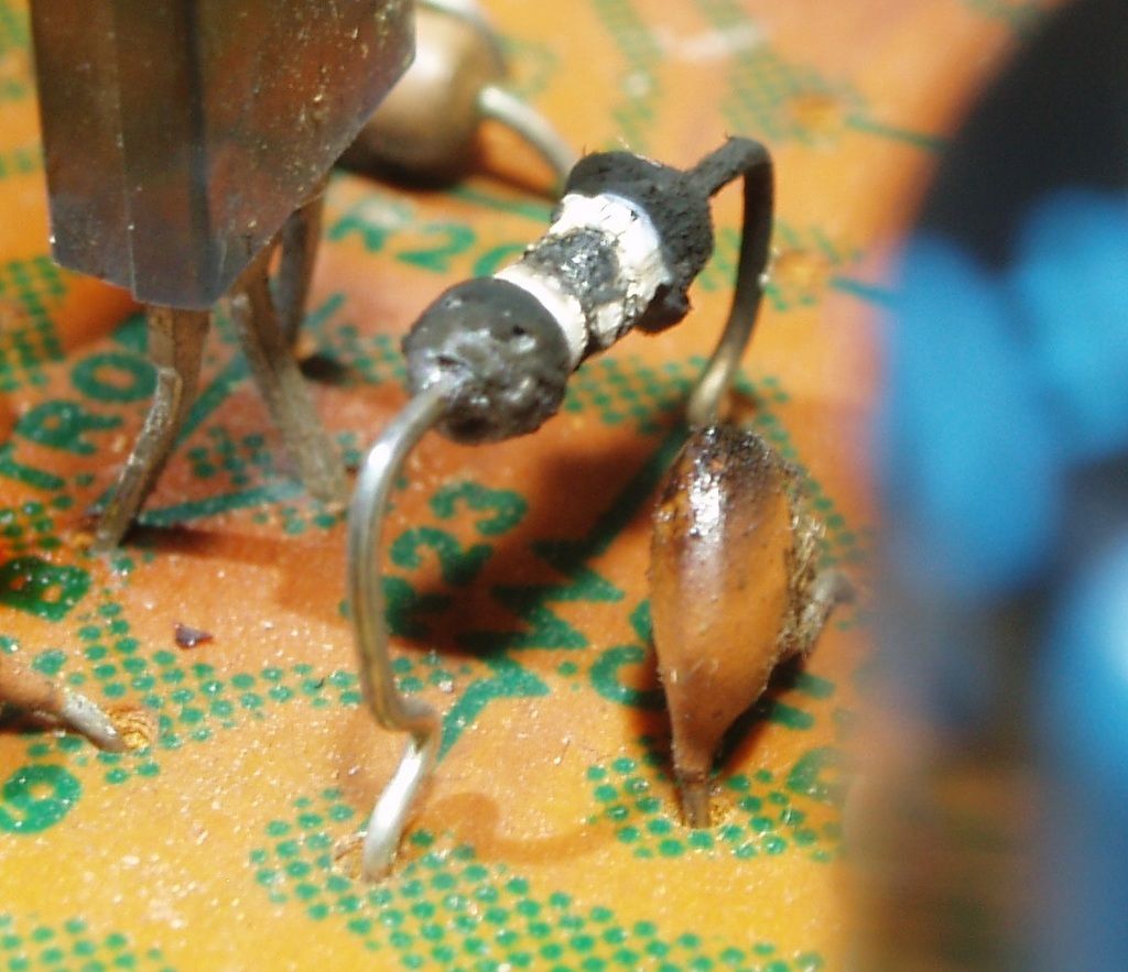 What a 1/4W Metal Film "fuse resistor" failure looks like AU417 Audiokarma Home Audio